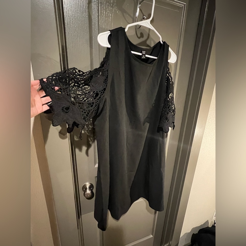 Black sheath dress with cold shoulder lace sleeves